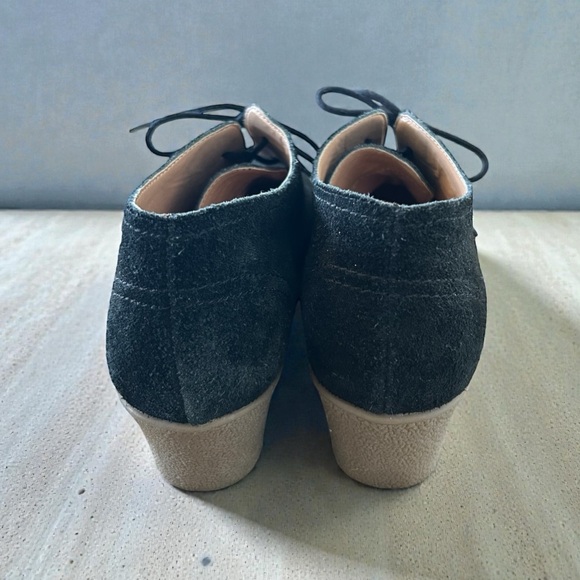 Black Suede Lands End Women's Chalet Ankle Boots - Picture 3 of 7